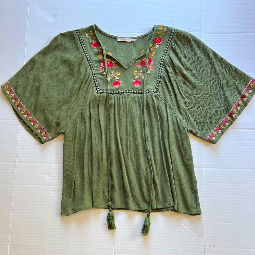 Mi Ami Francesca’s Olive Green Top Short Sleeve Embroidered Boho Blouse Size S